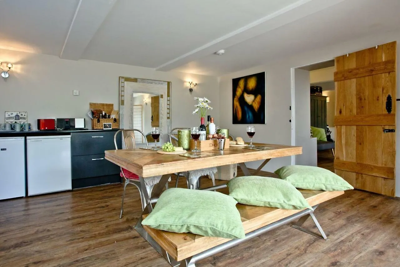 The Wine Lodge, Kenton Park Estate, إكزيتر 0*,